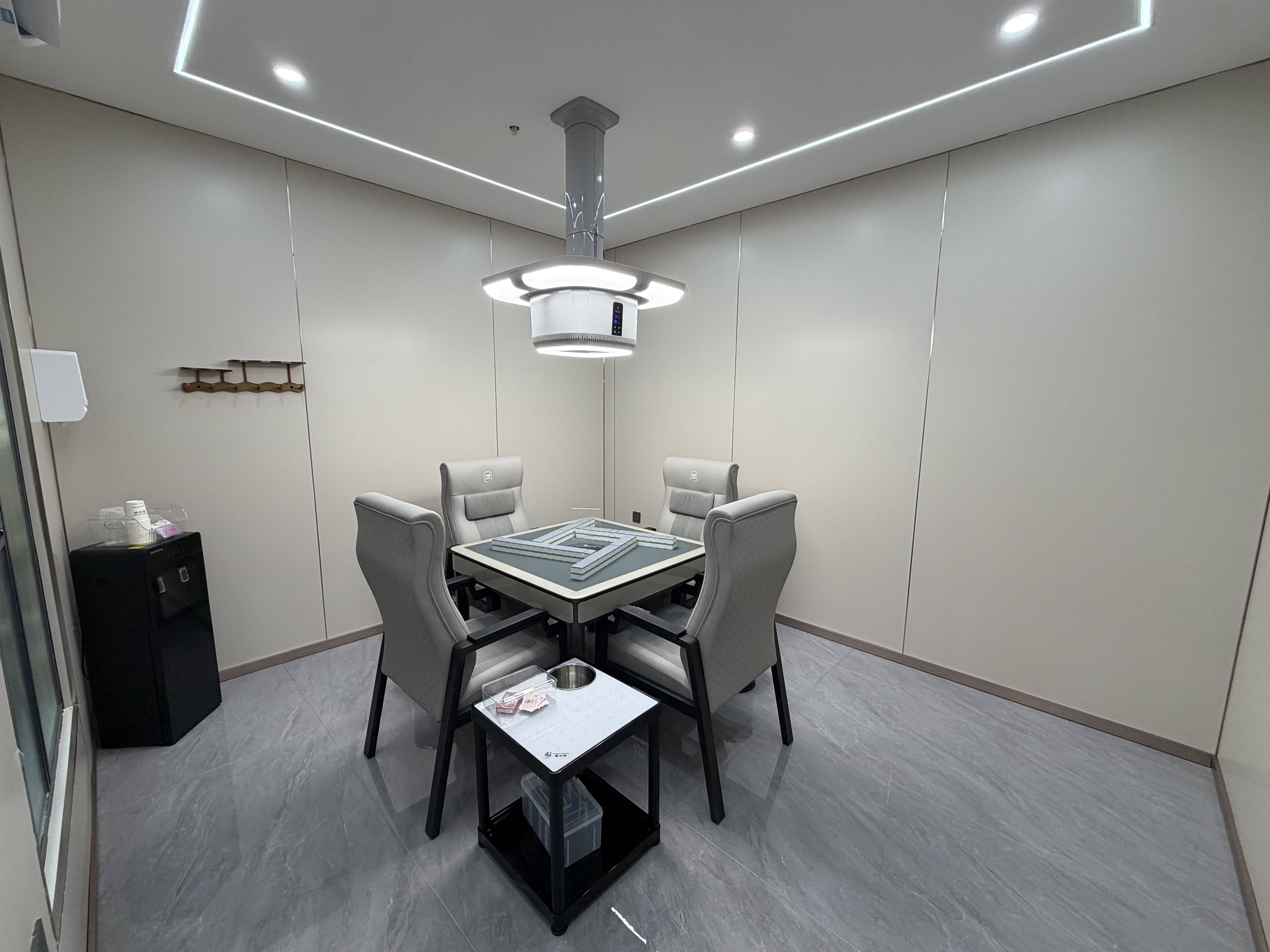 温州自助棋牌室,设备集采透明的品牌怎么挑